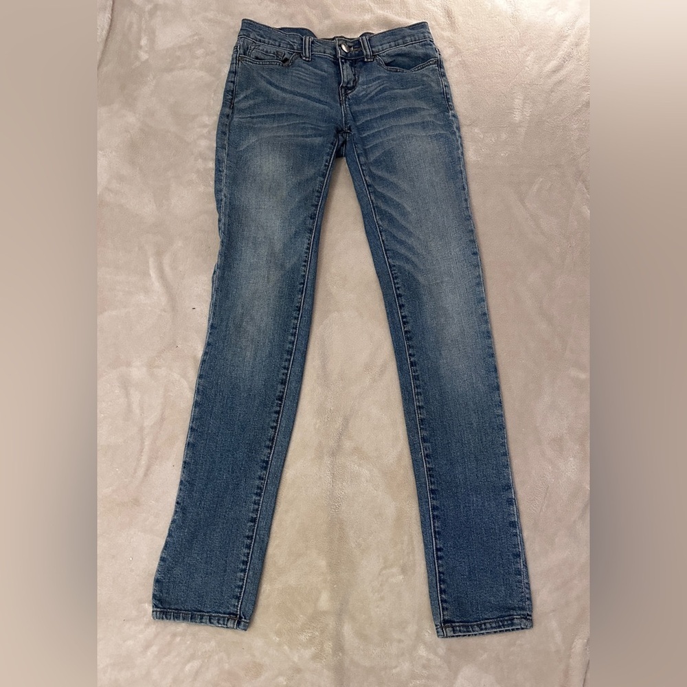 BDG Cigarette Jeans – Classic Medium Wash – Women’s Size 26​